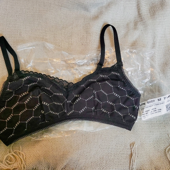DONATING - NEW - Cotton Essentials Bralette - Black (1X) - Picture 4 of 10